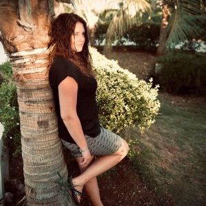 Meet your Posher, Mel-annie